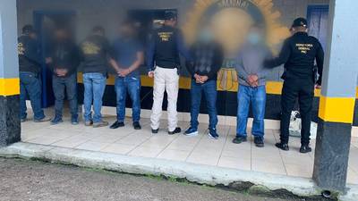 Siete agentes de la PNC capturados por conspiración para el tráfico ilícito de personas