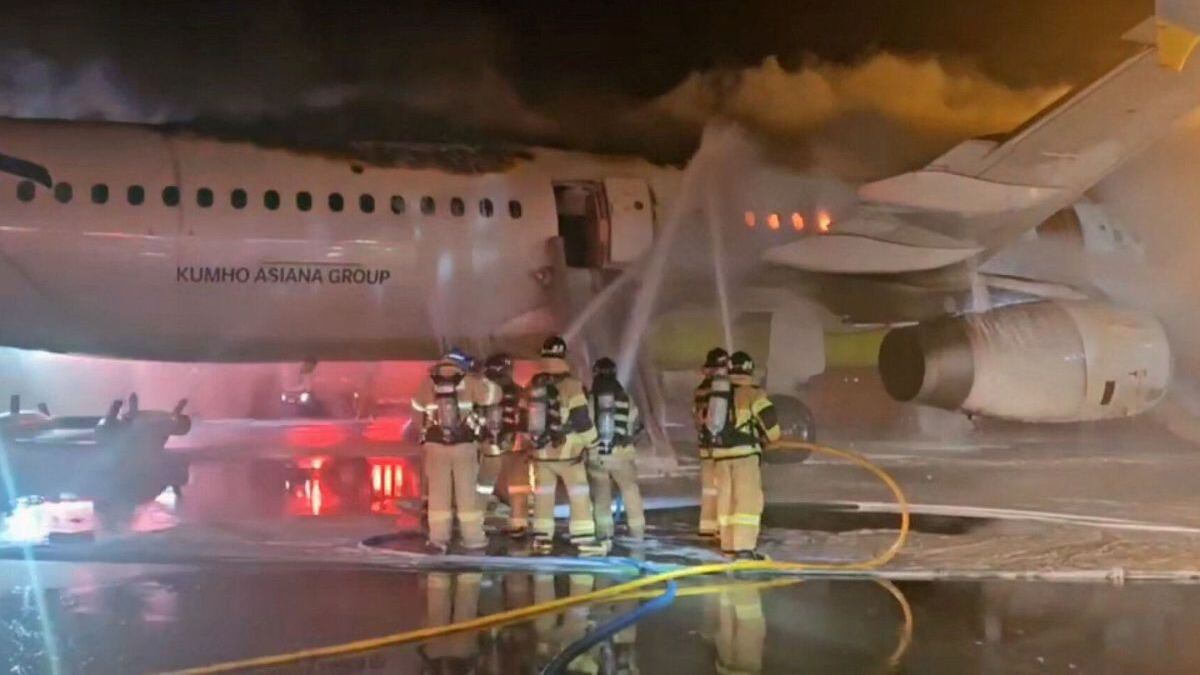 VIDEO. Se incendia un avión con más de 160 pasajeros
