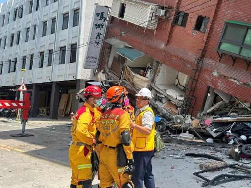 Al menos 70 mineros quedaron atrapados después del terremoto en Taiwán