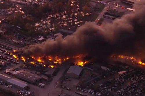 VIDEOS. Así fue el dramático accidente de avión en Louisville captado desde distintos ángulos