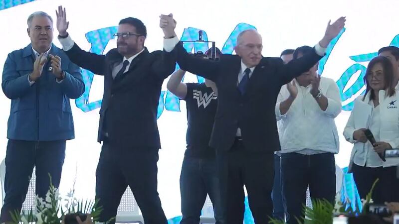 Proclaman binomio presidencial del partido Cabal