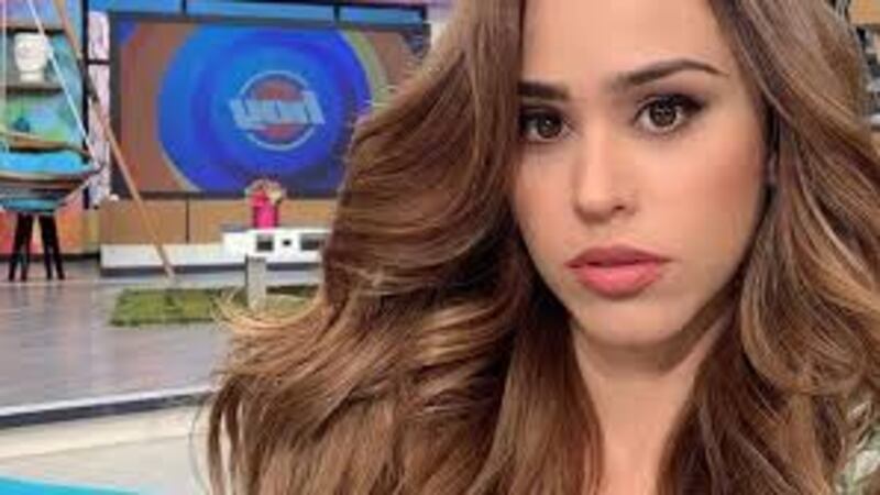 Yanet García presume su trasero al desnudo para celebrar 11 millones de seguidores