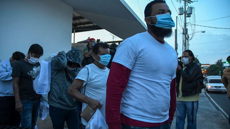 Llegan al país 50 connacionales desde EE. UU. tras reanudarse vuelos de retornados