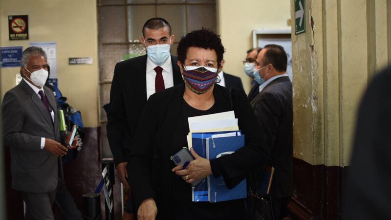 Amelia Flores explica motivos por los que abandona el Ministerio de Salud