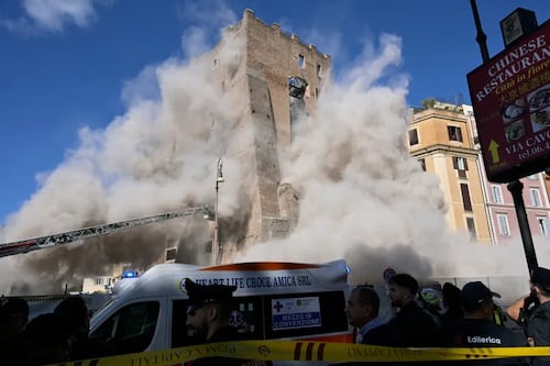Reportan una persona fallecida tras el derrumbe de un emblemático edificio de Roma