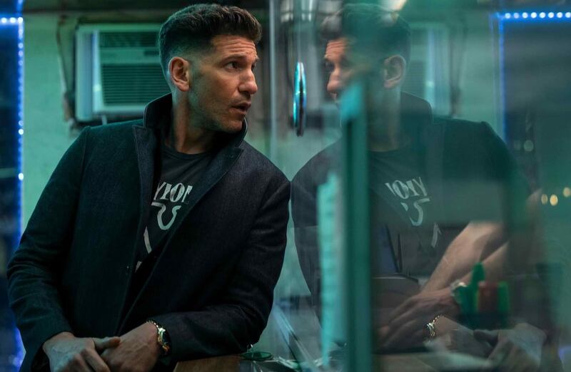 Jon Bernthal se roba el show en Contador 2, aunque la historia no le siga el ritmo.
Ben Affleck… está, pero no se nota.