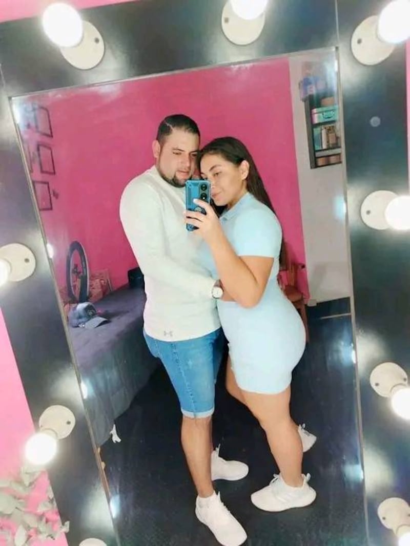 Pareja fue localizada sin vida en su apartamento.