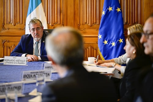 Arévalo se reúne con Misión de Observación de la Unión Europea para abordar retos democráticos del país