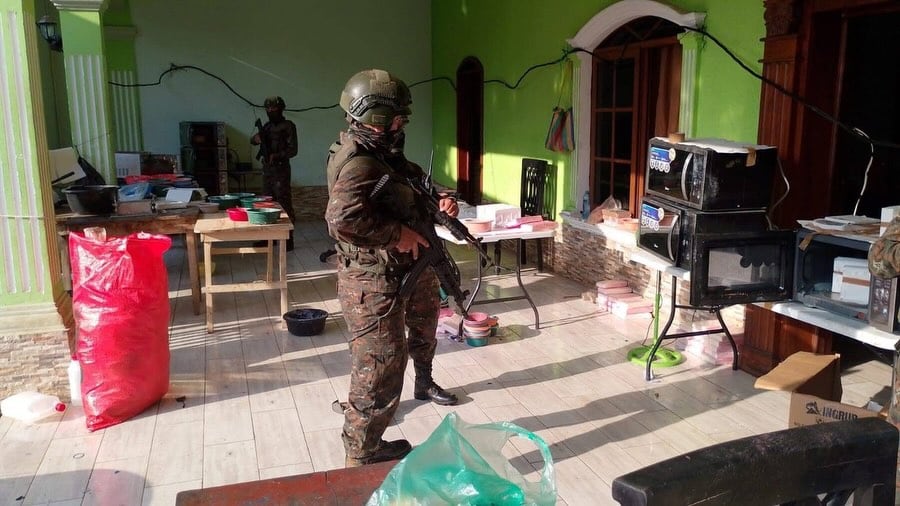 El laboratorio fue localizado entre caminos de terracería y fincas en la zona de Zanjón San Lorenzo, en Ayutla.