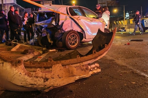 Choque entre dos carros deja a un conductor muerto en la Aguilar Batres