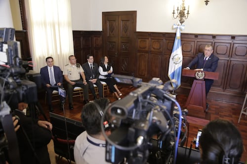 Arévalo agradece a los abogados “decentes” que se postularon en el Ejecutivo para la CC