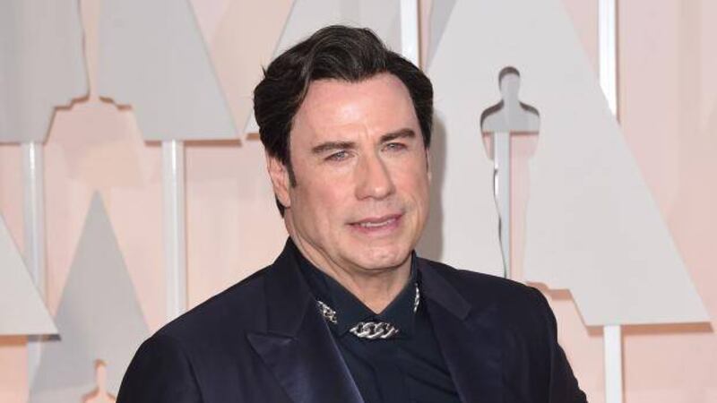 Reaparece John Travolta con nuevo look, delgado y por primera vez con sus hijos