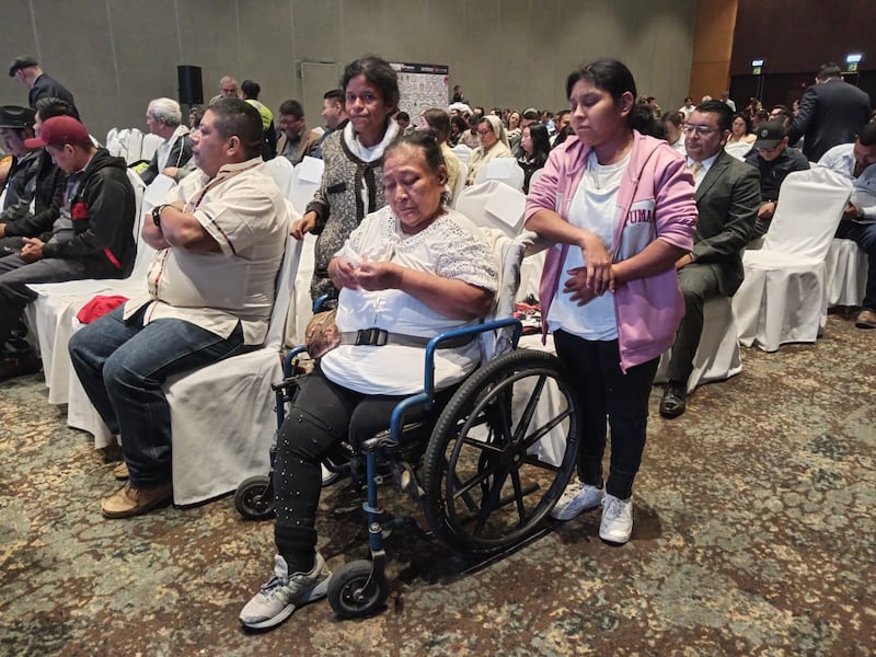 Aracely Chon Díaz junto con sus hijas Marleny y Natividad. Foto: Kenneth Monzón