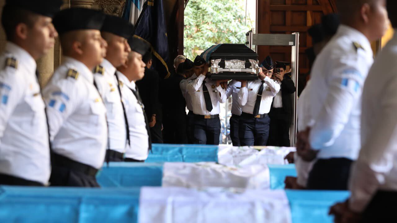 Acto en Gobernación para recordar a los policías caídos durante los ataques de pandilleros.