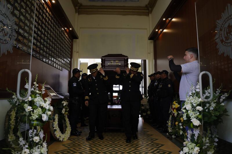 Rinden homenaje al policía Sergio Iván García Hernández, víctima de los ataques del Barrio 18.