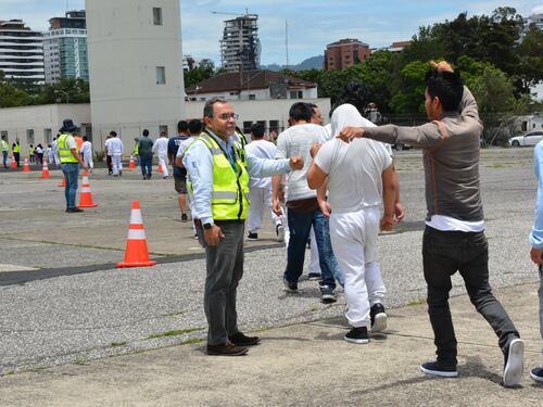 Menor guatemalteco no acompañado entre migrantes interceptados en Texas