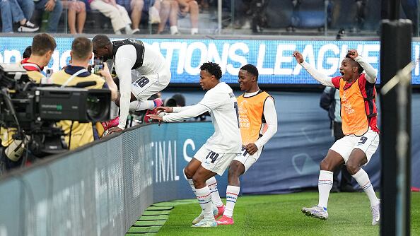 Cecilio Waterman anota el gol de la victoria de Panamá contra Estados Unidos