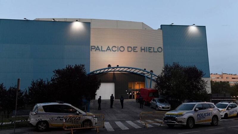 Madrid habilita pista de hielo de un centro comercial como morgue para fallecidos por coronavirus
