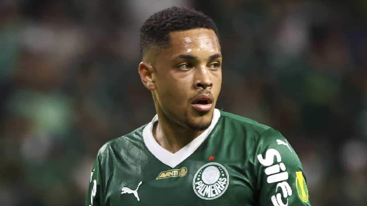 Vitor Roque con Palmeiras