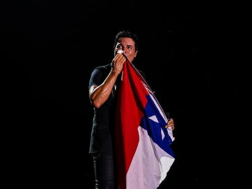 Chayanne enciende las redes con camiseta de México y mensaje futbolero previo a su concierto