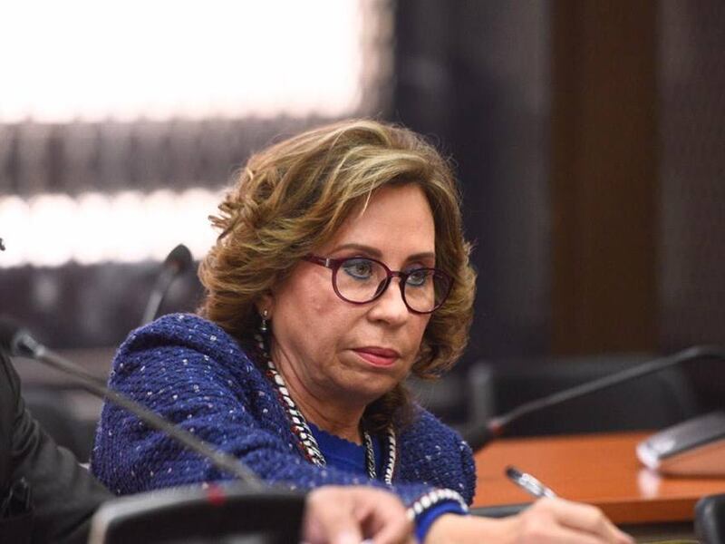 Diputados y Sandra Torres siguen en disputa por el partido UNE