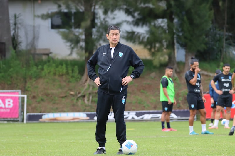 La Bicolor es dirigida por el mexicano Luis “el Flaco” Tena.