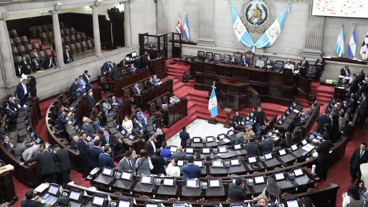 Congreso aprueba Acuerdo 10-2025, convocatoria a integrar la Comisión Postuladora de candidatos a Magistrados titulares y suplentes del Tribunal Supremo Electoral.