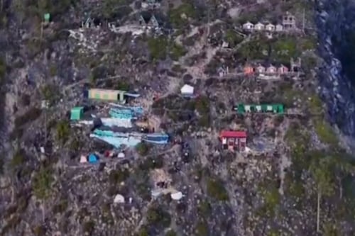 Denuncian construcción de cabañas ilegales en área protegida del volcán de Acatenango
