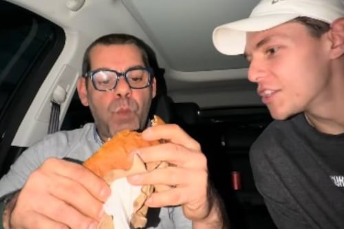 “¡Púchica! (...) diez de diez”: la reacción del tío del influencer Pietro tras degustar un shuco
