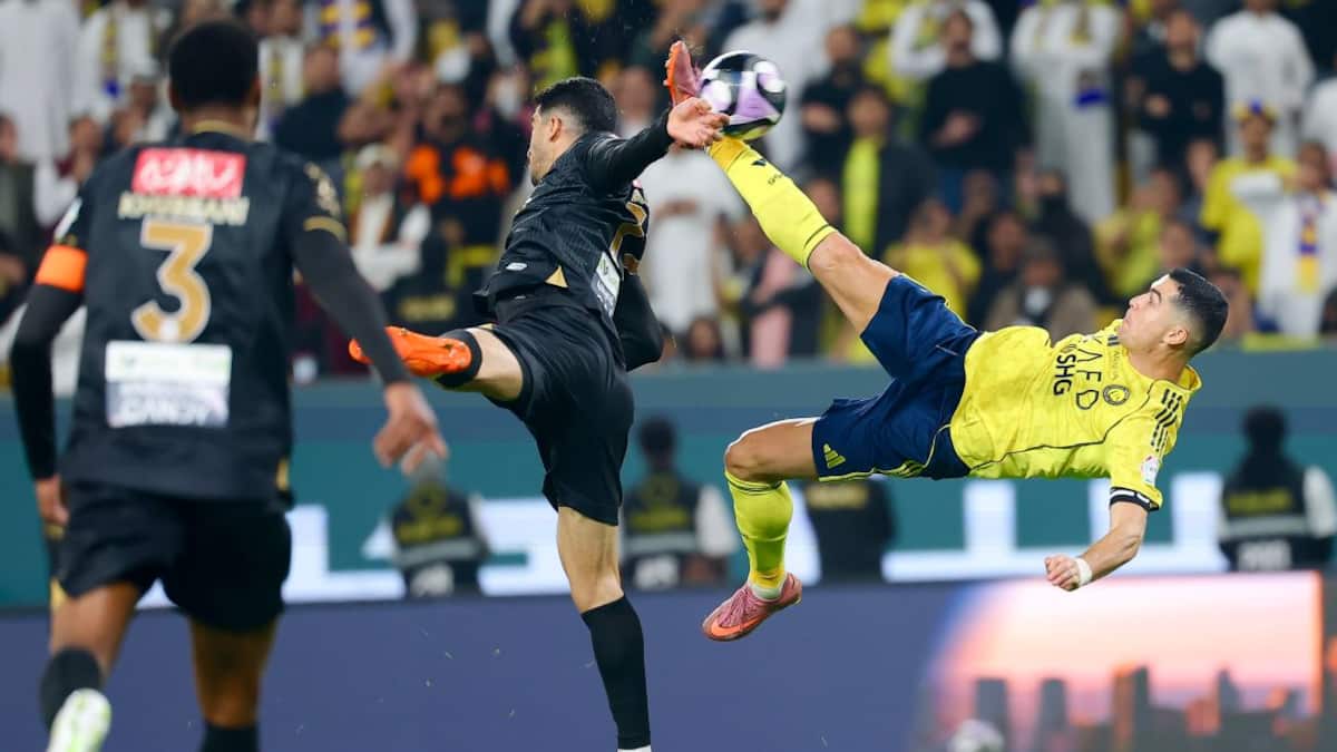 Cristiano Ronaldo se inventó espectacular golazo de chilena y se acerca a los 1000 goles