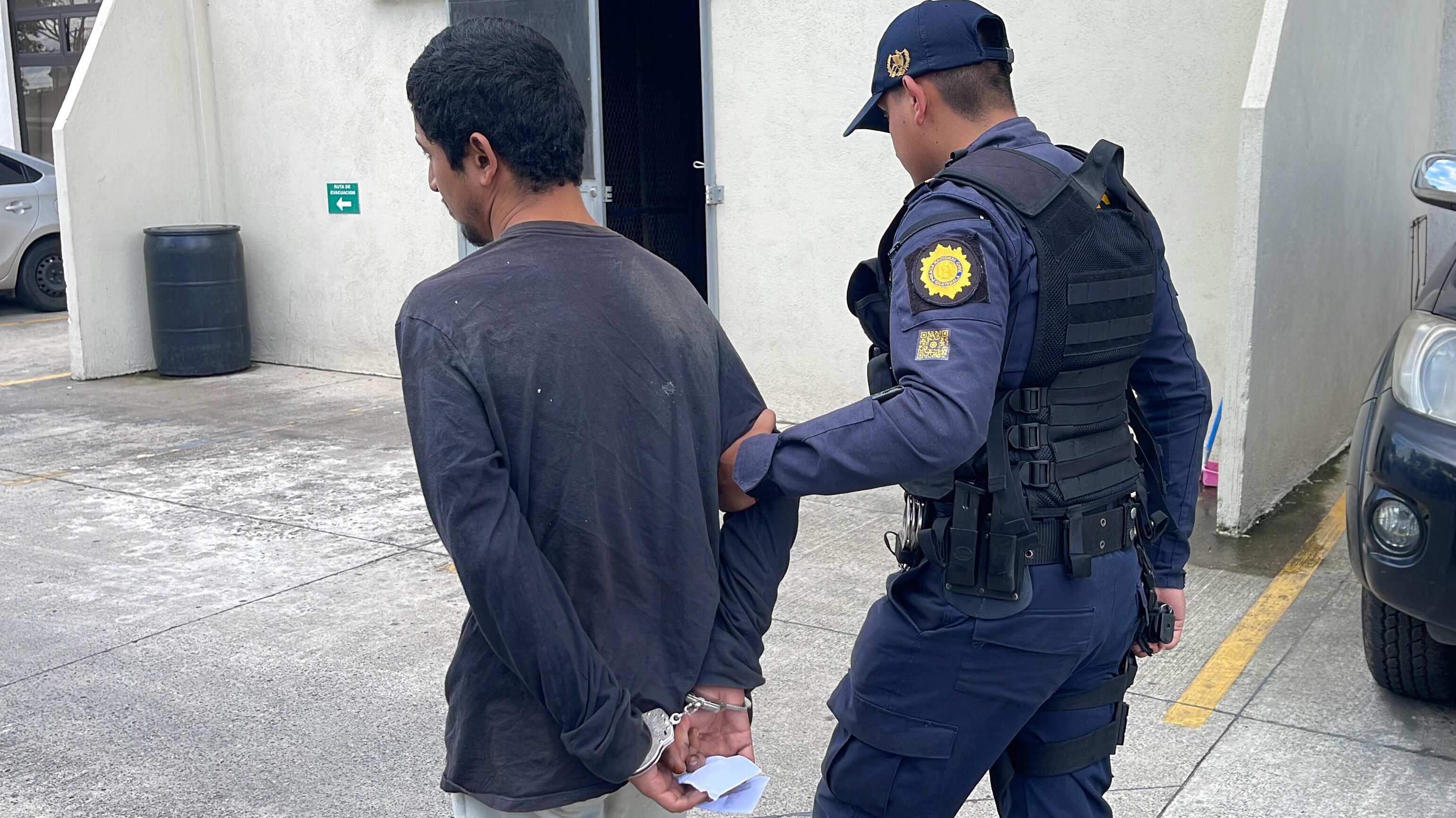 La PNC detuvo al supuesto agresor. Foto PNC