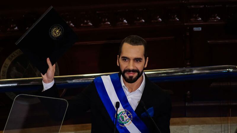 Nayib Bukele pedirá licencia para buscar la reelección en El Salvador