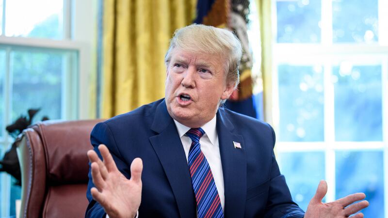 Donald Trump consiente que pongan a los migrantes guatemaltecos "en camino rápido a casa"