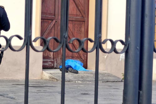 Localizan a una persona fallecida en la iglesia Santa Teresa, zona 1