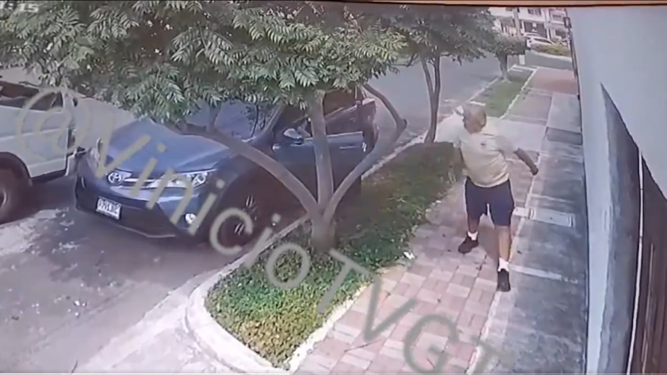 El piloto del vehículo fue obligado a descender. Foto captura de pantalla