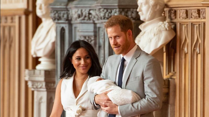 Príncipe Harry se niega a utilizar sus apellidos de la realeza