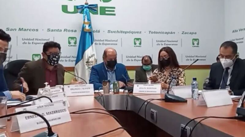 Diputado Barreda: "No es normal que tanta gente que haya muerto en la vía pública por neumonía"