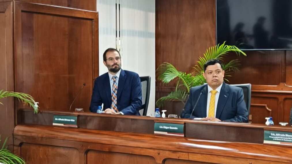 Edgar Rolando Guzmán Fuentes y Alfredo Skinner-Klée Sol. Foto: @guatevisible