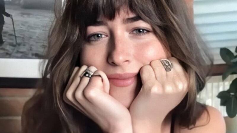 Dakota Johnson enciende las redes con su sensual campaña para Calvin Klein