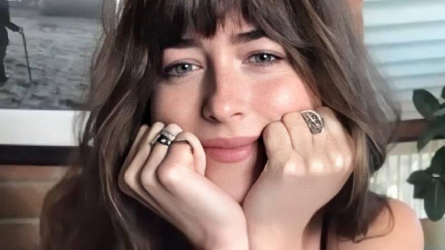 Dakota Johnson sorprende con arriesgado cambio de look / Instagram