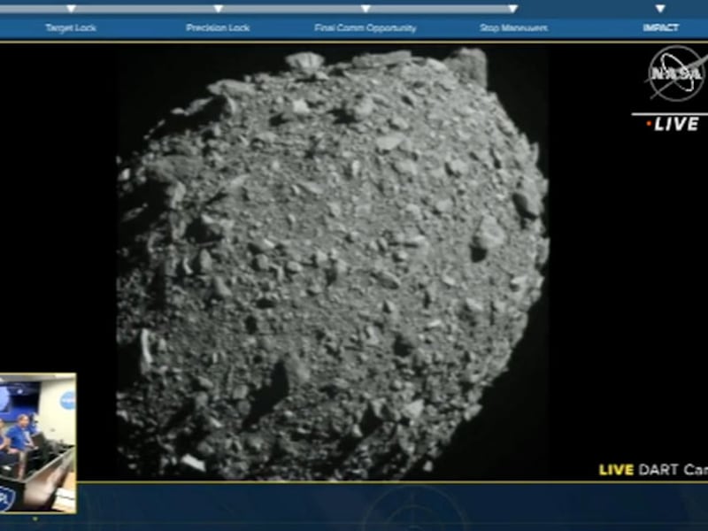 Nave enviada por la NASA impacta con asteroide exitosamente