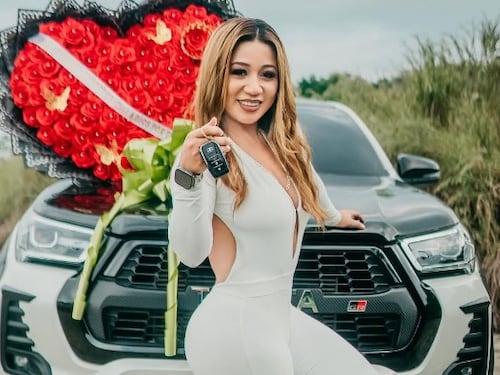 Esme La Chapina compra el “carro de sus sueños” y así lo presumió