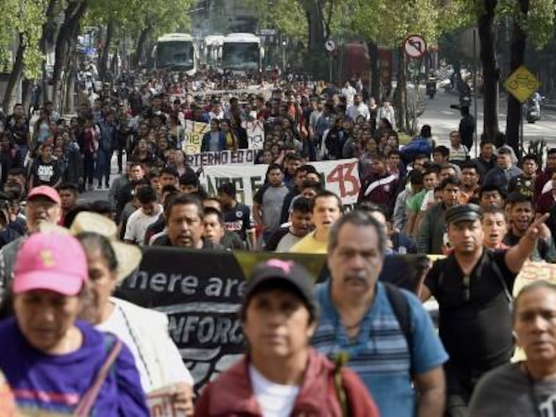 Padres de los 43 estudiantes desaparecidos de Ayotzinapa exigen veracidad en nueva investigación