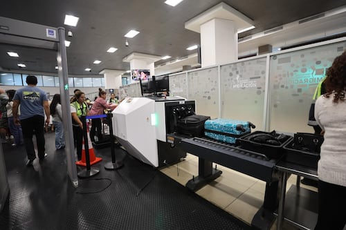 Instalan nuevos escáneres en el Aeropuerto La Aurora para agilizar controles de seguridad