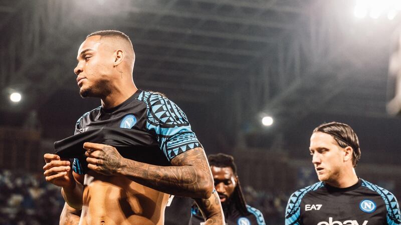Nápoles pincha en casa y se aleja de lucha por el "Scudetto"