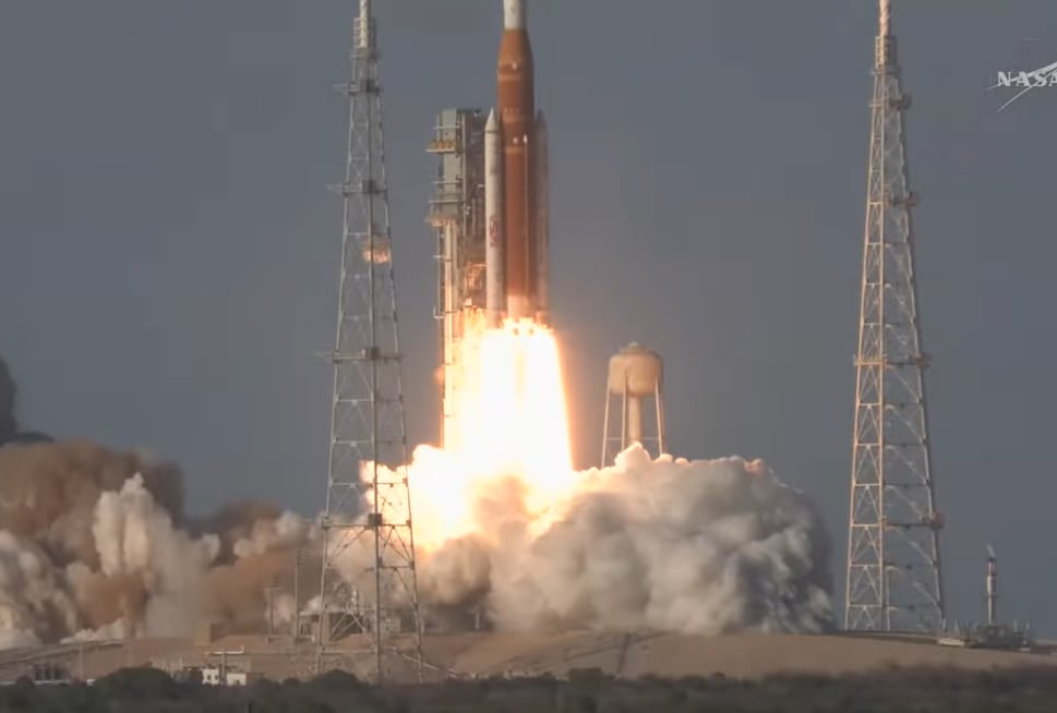 Artemis II: Astronautas Reparan Inodoro en Plena Misión Lunar