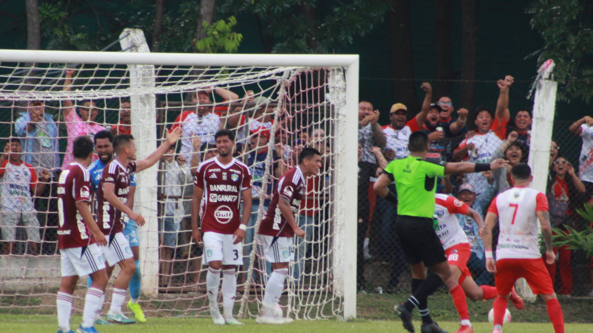 Mictlán derrotó 1-0 a Comunicaciones. Foto: @futbolerosgt