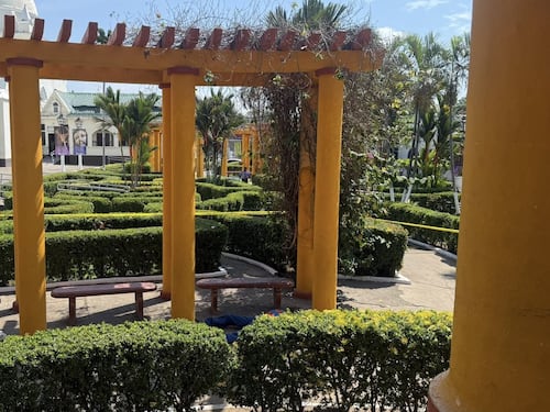 Hombre salió de una iglesia y murió tras desvanecerse en una banca