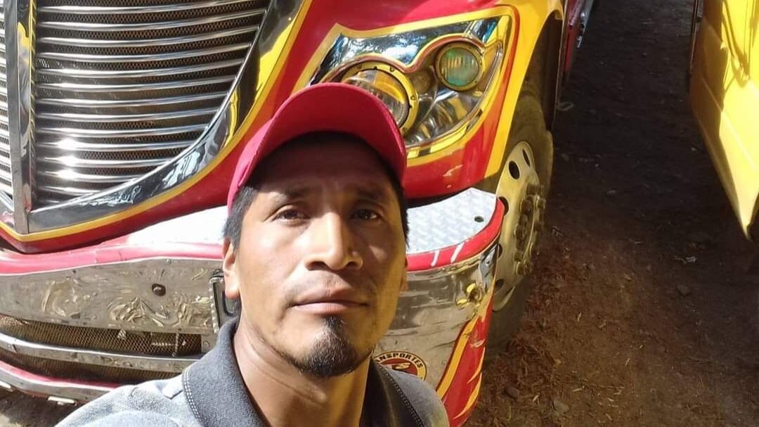 Padre muere ahogado intentado salvar a sus dos hijos en Atitlán