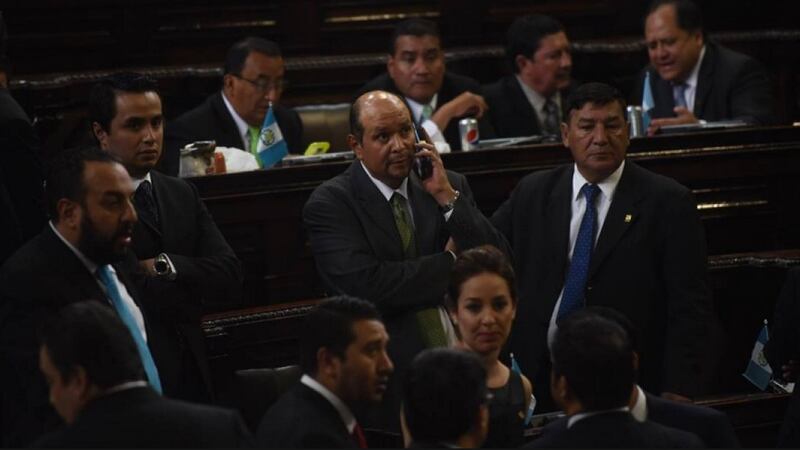 Tribunal de Honor expulsa a diputados de la UNE señalados de "traición"